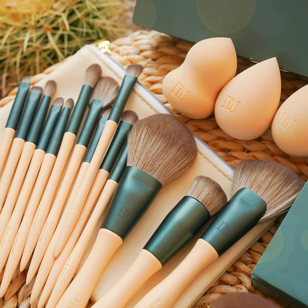 Makeup Brushes 14Pcs with 3Pcs Makeup Spong & Cosmetic Bag - Lime Mojito Series Christmas Gifts Professional Kabuki Foundation Blending Brush Face Powder Blush Concealers Eye Shadows