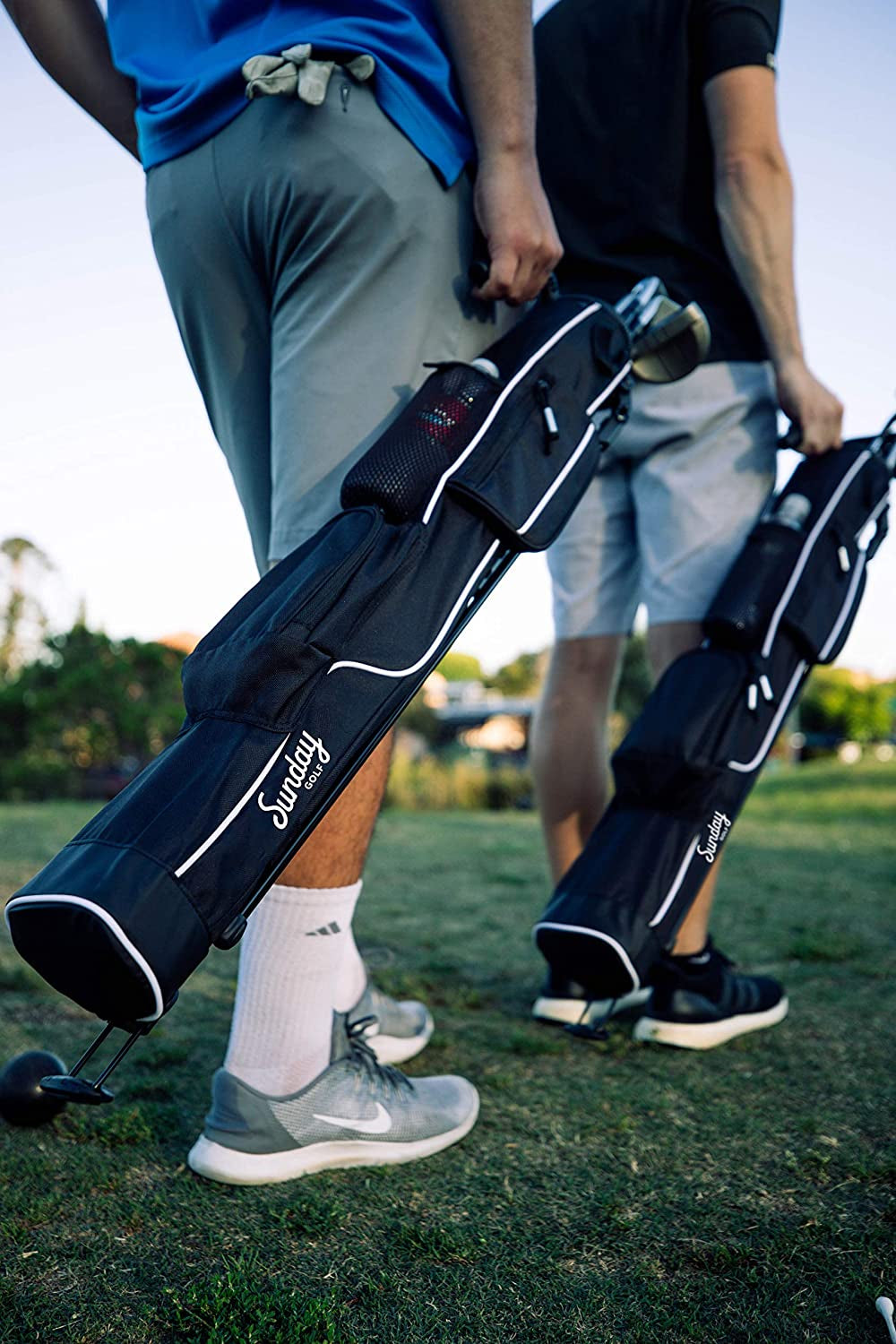 - Lightweight Bag with Strap and Stand – Easy to Carry and Durable Pitch N Putt Golf Bag – Golf Stand Bag for the Driving Range, Par 3 and Executive Courses – 31.5 Inches Tall…